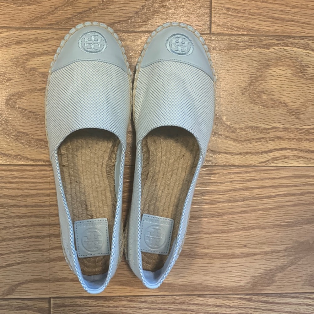 BRAND NEW Tory Burch round-toe shoes
